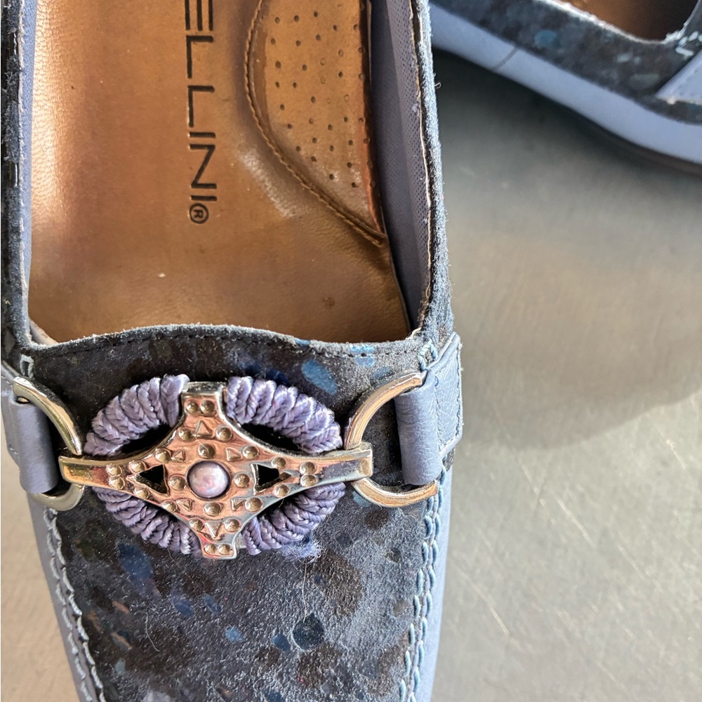Bellini Women's Ornate Blue Suede Loafers SZ 7 - Picture 9 of 12